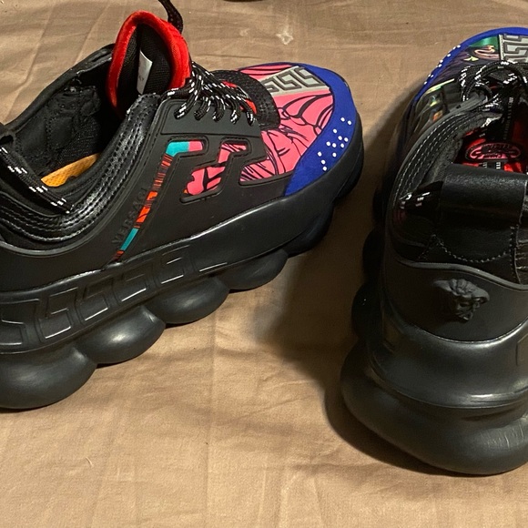 New Versace chain reaction main image 4